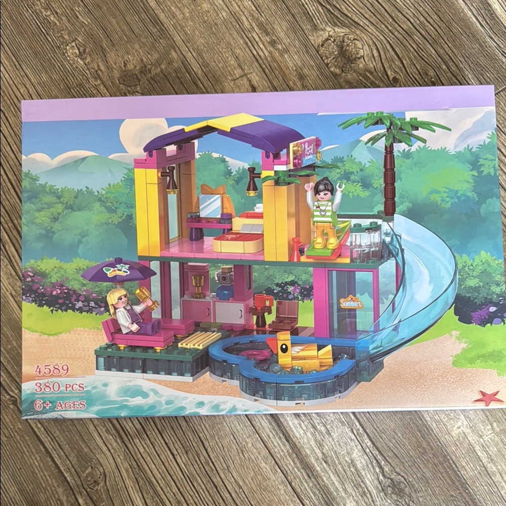 NIB Cogo 380 Piece Water Park Set